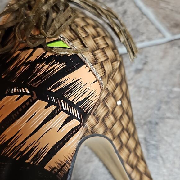 New in Box Iron Fist Tiki Toes Peep Toe Platform Heels Sz 5 - Picture 10 of 16